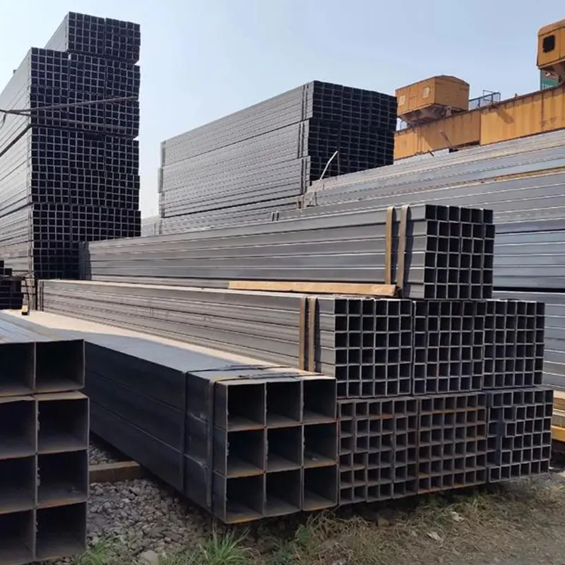 Tubo in acciaio saldato con cucitura diritta