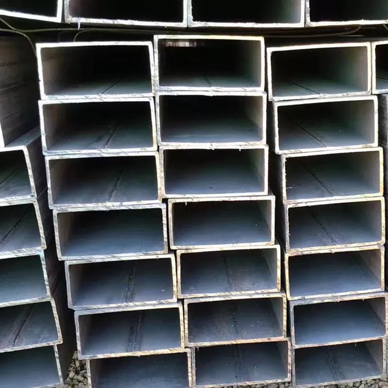 Tubo rettangolare nero a parete sottile